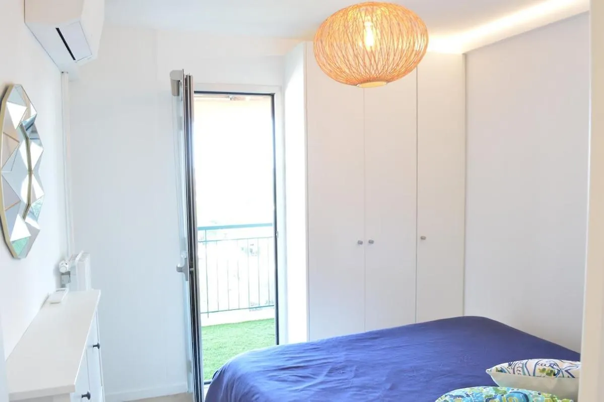 Appartement 2P Vue Mer Antibes 0*,